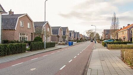 Kallenbroekerweg in Barneveld, voorbeeld van een gebiedsontsluitingsweg